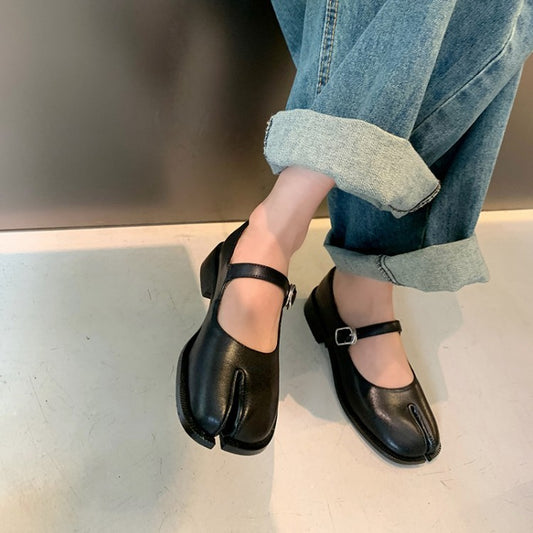 Premium Split Toe Tabi Style Shoes